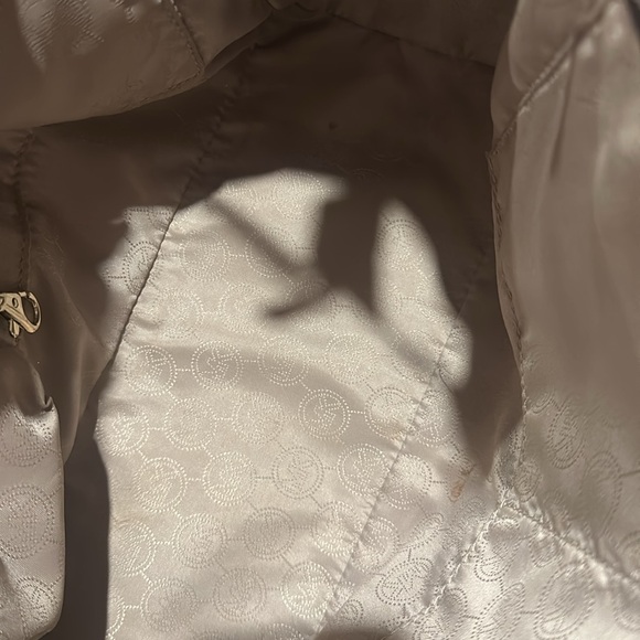 Michael Kors Selma Studded Bag (L) - Picture 4 of 5